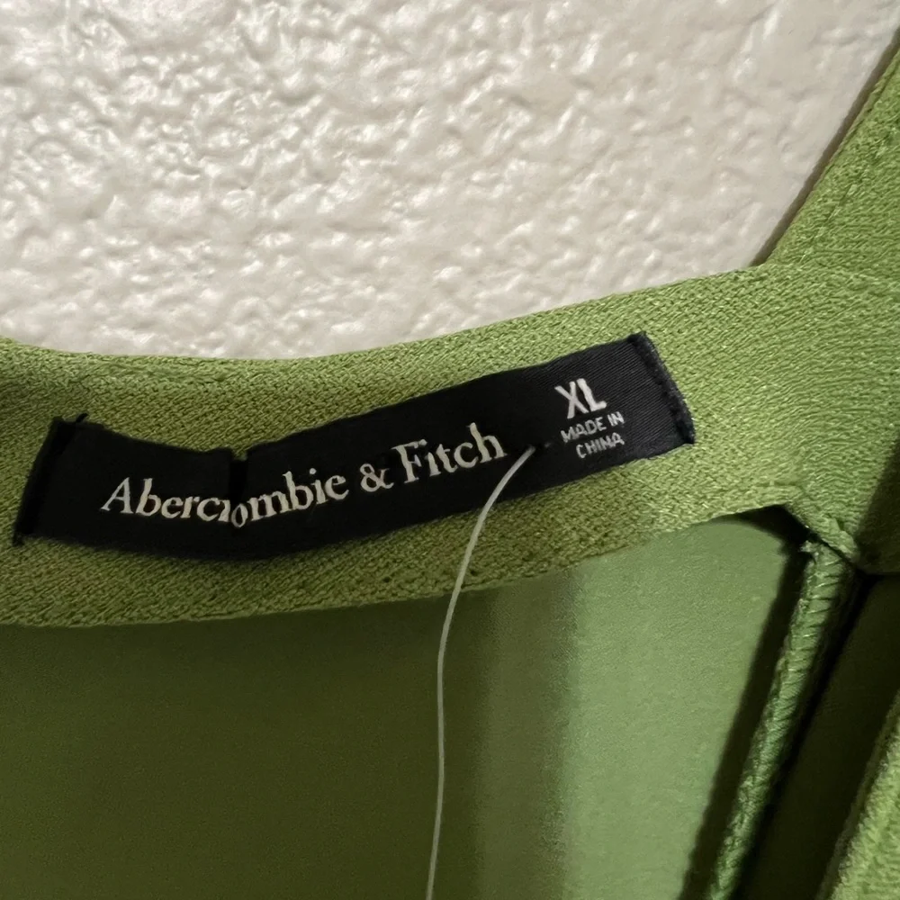 Abercrombie & Fitch chic green